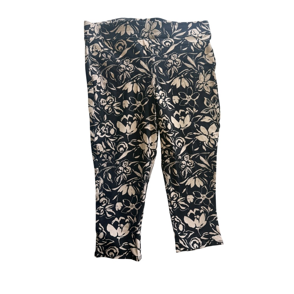 Torrid Premium Legging Capri Steph Floral Black & Cream high Rise Size 1 1X 21